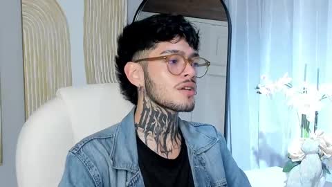 Snapshot of mihailleroy chatting on 02-15-25, 12:26 MIHAIL LEROY finally independent model online show from 02-15-25, 12:26