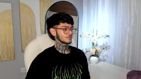 Snapshot of mihailleroy chatting on 02-23-25, 01:46 MIHAIL LEROY finally independent model online show from 02-23-25, 01:46