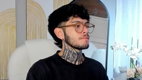 Snapshot of mihailleroy chatting on 02-25-25, 12:03 MIHAIL LEROY finally independent model online show from 02-25-25, 12:03