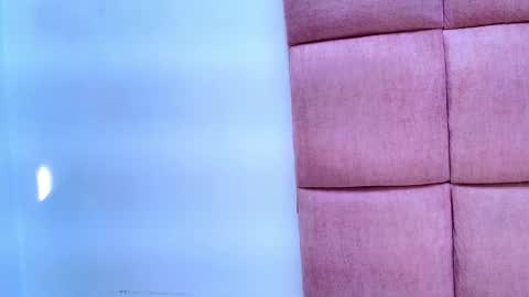 Mia  online show from 09-22-25, 11:56