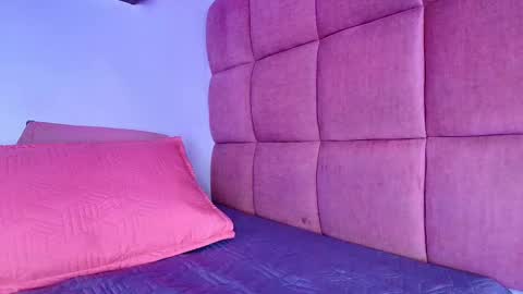 Mia  online show from 09-25-25, 11:58