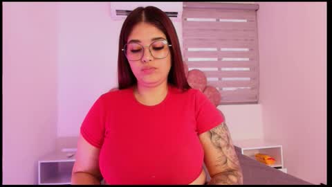 Mia  online show from 11-05-25, 12:16