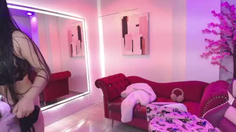 Snapshot of miia__owens chatting on 05-06-26, 11:26 Miia online show from 05-06-26, 11:26