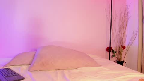 Snapshot of miia_brooklyn chatting on 01-17-25, 03:43 Miia Brooklyn online show from 01-17-25, 03:43