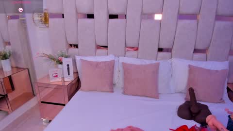 Snapshot of miia_schwarz chatting on 01-17-25, 10:56 Miia Schwarz  online show from 01-17-25, 10:56