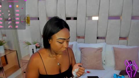 Snapshot of miia_schwarz chatting on 01-18-25, 08:19 Miia Schwarz  online show from 01-18-25, 08:19