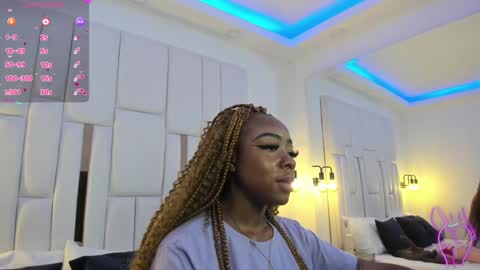 Snapshot of miia_schwarz chatting on 02-02-25, 07:57 Miia Schwarz  online show from 02-02-25, 07:57