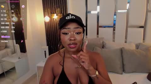 Snapshot of miia_schwarz chatting on 10-09-25, 11:14 Miia Schwarz  online show from 10-09-25, 11:14