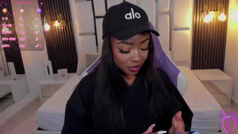 Snapshot of miia_schwarz chatting on 10-10-25, 01:54 Miia Schwarz  online show from 10-10-25, 01:54