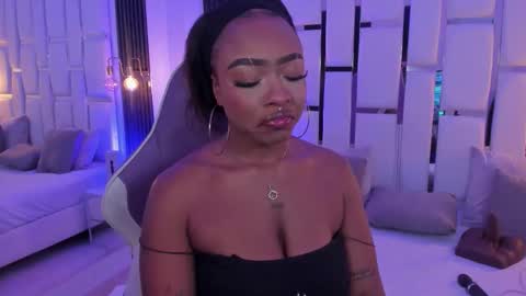 Miia Schwarz  online show from 11-20-25, 11:48