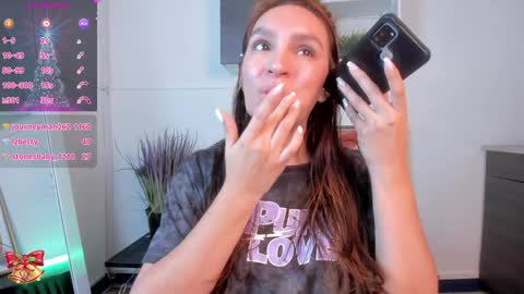 Miia 3 online show from 12-02-24, 03:47