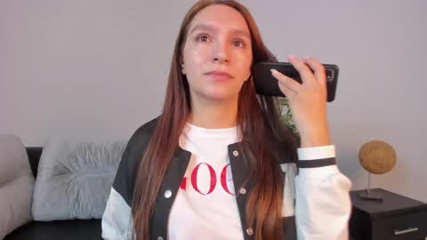 Miia 3 online show from 02-26-25, 12:14