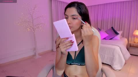 Mia online show from 01-25-25, 03:40