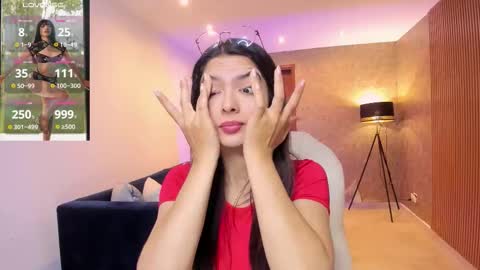 Mia online show from 11-10-25, 11:09