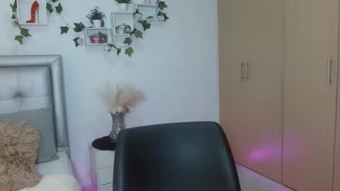 miiaa_k online show from 02-03-26, 08:30