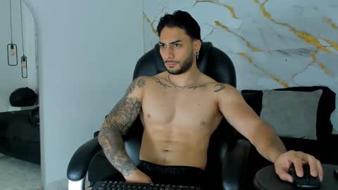 Daniel online show from 10-17-25, 01:14