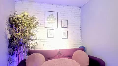 miilu  online show from 02-23-25, 12:37