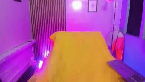 miilu  online show from 03-19-26, 03:54