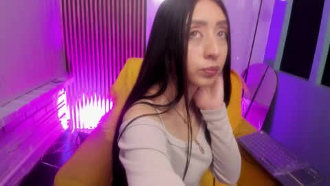 miilu  online show from 03-27-26, 04:18