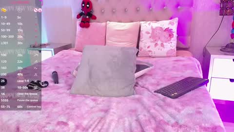 Snapshot of miilu_dancer_ chatting on 10-09-25, 09:24 Lucii online show from 10-09-25, 09:24