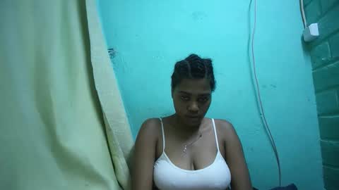Snapshot of miinah chatting on 04-29-26, 01:26 miinah online show from 04-29-26, 01:26
