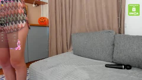 Snapshot of miissblonde chatting on 10-28-25, 01:42 miissblonde online show from 10-28-25, 01:42