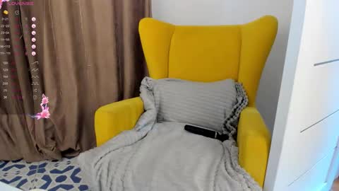 Snapshot of miissblonde chatting on 11-12-25, 03:29 miissblonde online show from 11-12-25, 03:29