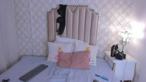 mika doll online show from 04-09-26, 06:19