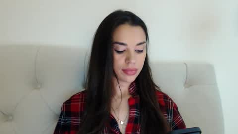 Mika online show from 09-27-25, 06:13