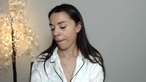 Mika online show from 10-01-25, 09:59