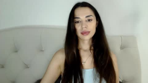 Mika online show from 11-21-25, 08:07