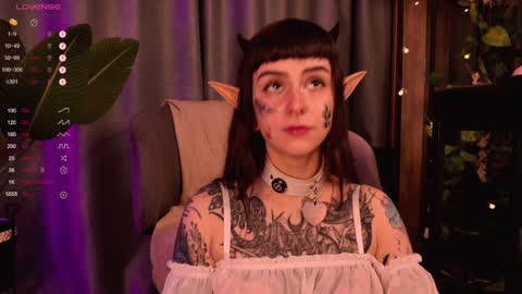 mika_moon_ online show from 12-04-24, 05:55