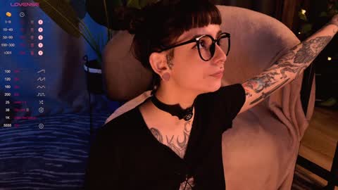 mika_moon_ online show from 12-07-24, 07:32