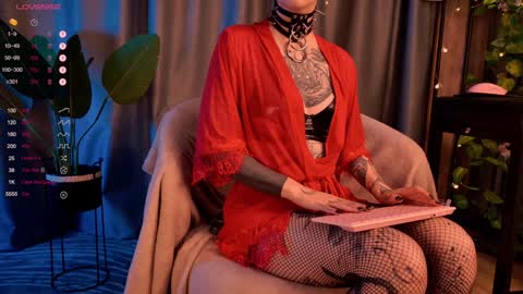 mika_moon_ online show from 12-19-24, 06:23