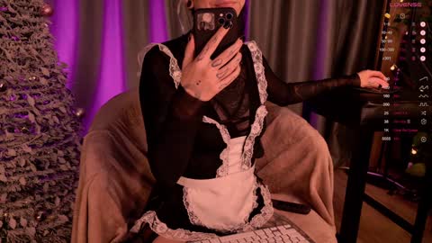 mika_moon_ online show from 01-04-25, 10:02