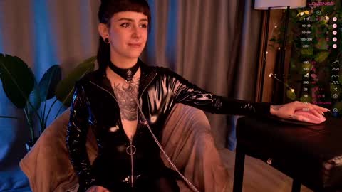 mika_moon_ online show from 01-07-25, 09:46