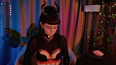 mika_moon_ online show from 01-26-25, 10:35