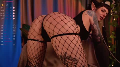 mika_moon_ online show from 02-01-25, 04:24