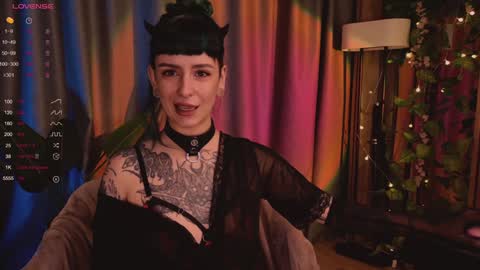 mika_moon_ online show from 02-05-25, 10:12