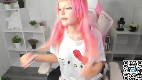 Mika online show from 04-16-26, 09:43