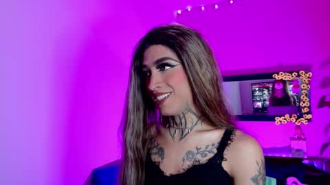 Snapshot of mikaelarangel chatting on 11-30-25, 04:05 mikaelarangel online show from 11-30-25, 04:05