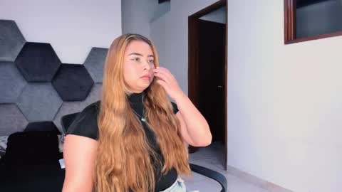 Mikaela blondie bigass online show from 04-27-26, 07:01