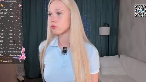 Angel girl online show from 04-22-26, 08:43