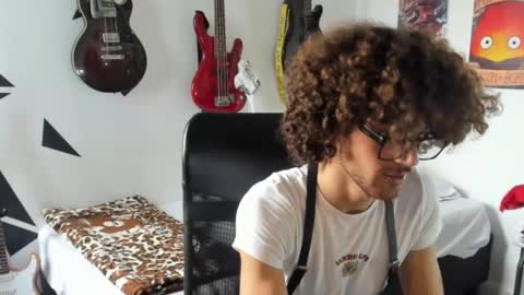 mikaelrizzzo online show from 10-04-25, 03:43