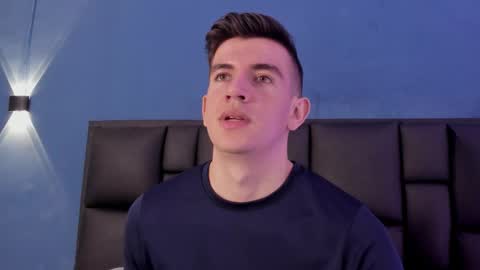 mikael online show from 11-08-25, 05:07