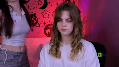 Mika online show from 04-13-26, 07:19