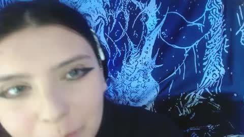 Mika online show from 10-01-25, 05:02