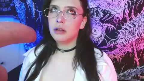 Mika online show from 03-07-26, 11:02