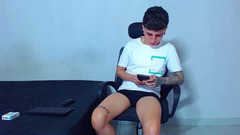 Mike IMDEPENDIENT MODEL online show from 06-11-26, 02:11