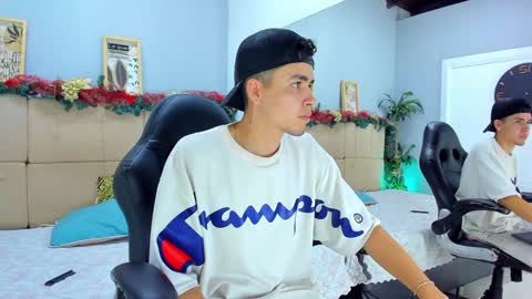 Mike 0233 online show from 12-29-24, 12:23